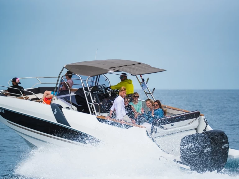 Huur Motorboot met of zonder schipper Bénéteau in Trogir
