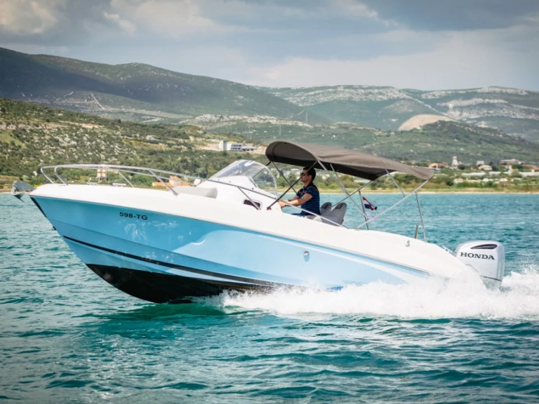 Bootverhuur Trogir goedkoop Flyer 750 Sun Deck