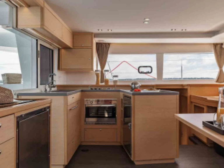 Verhuur Catamaran in Portofino - Lagoon Lagoon 450 F