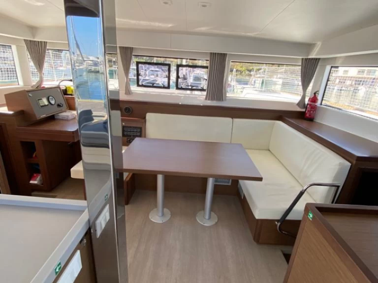 Huur Catamaran met of zonder schipper Lagoon in Capo d'Orlando