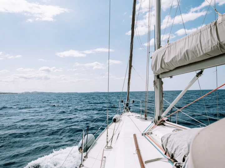 Bootverhuur Kallithea goedkoop oceanis clipper 361