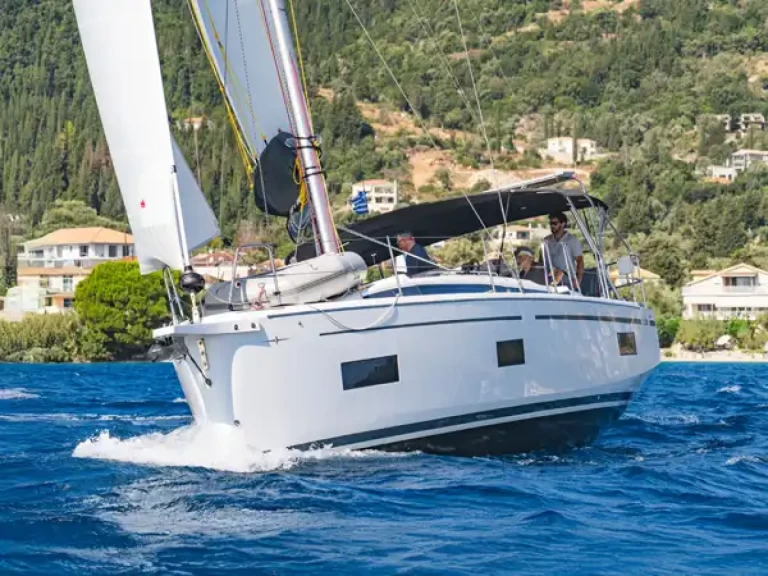 Bootverhuur Bavaria Bavaria C38 in Nikiána via SamBoat