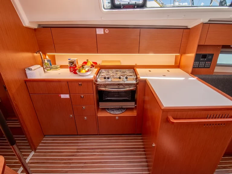 Bootverhuur Bavaria Bavaria C42 in Nikiána via SamBoat