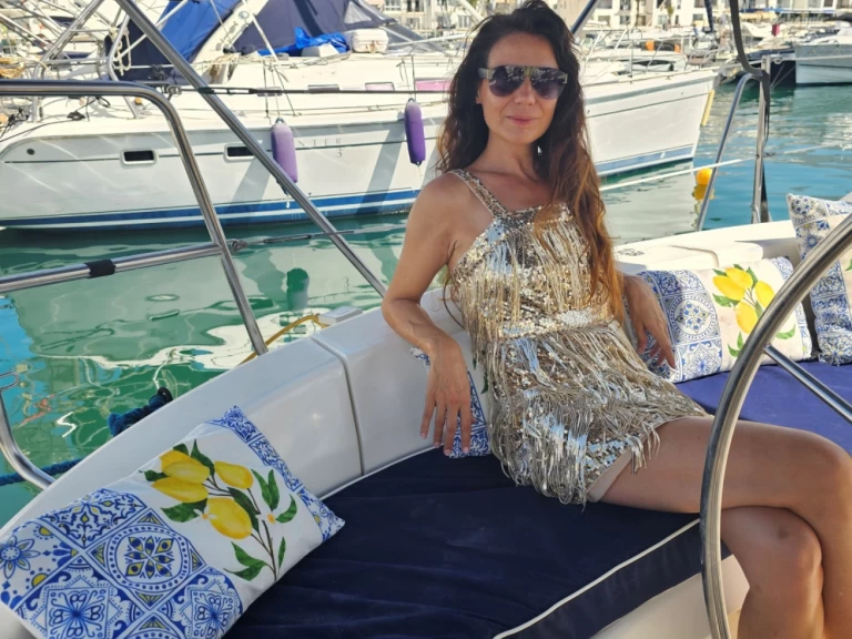 Bootverhuur Hunter Hunter 376 in Puerto Banús via SamBoat