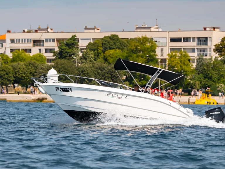 Huur een Eolo 730 HBS in Zadar