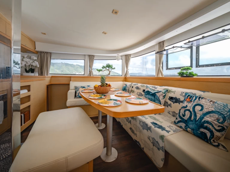 Verhuur Catamaran Lagoon met vaarbewijs