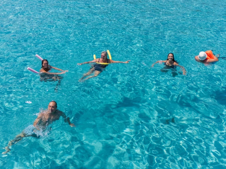 Huur een Tempest 570 in Latchi