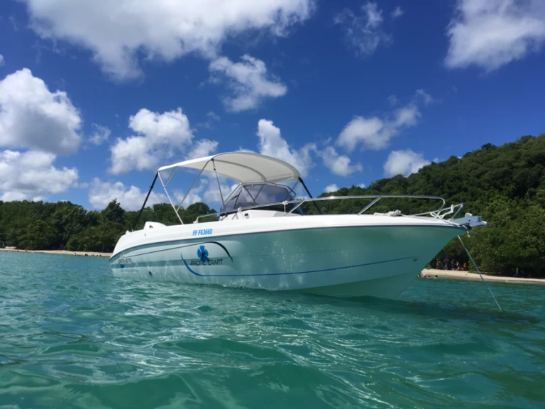 Jachthuur in Le Marin - Pacific Craft Pacific Craft 670 Open via SamBoat