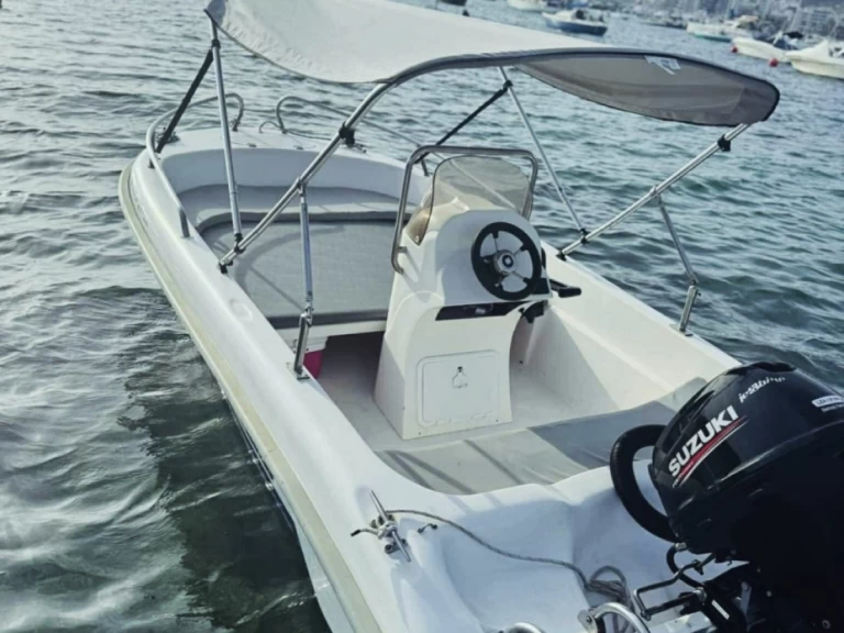 Motorboot te huur in Sant Andreu de Llavaneres voor de beste prijs