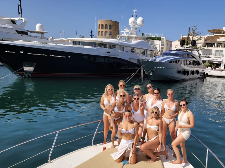 Bootverhuur Princess v45 in Marbella via SamBoat