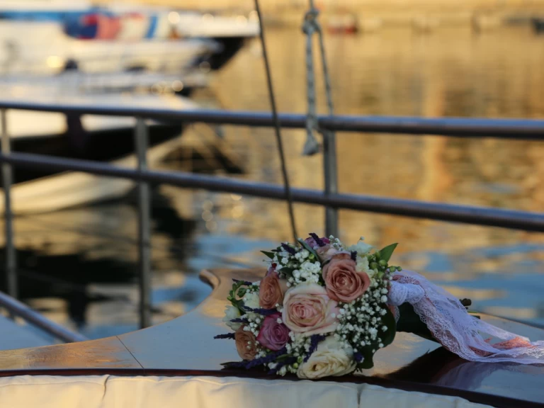 Custom Made OMEGA te huur van particulier of professional in Athene