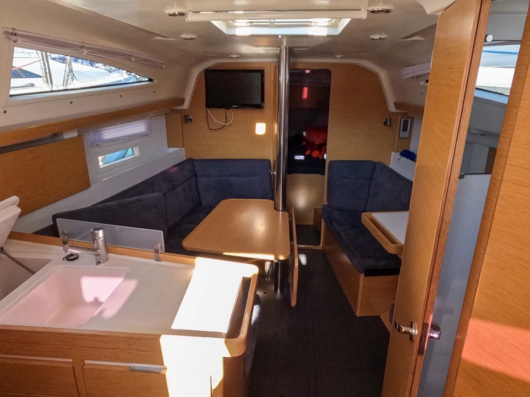 Bootverhuur Elan Elan 354 Impression in Izola via SamBoat