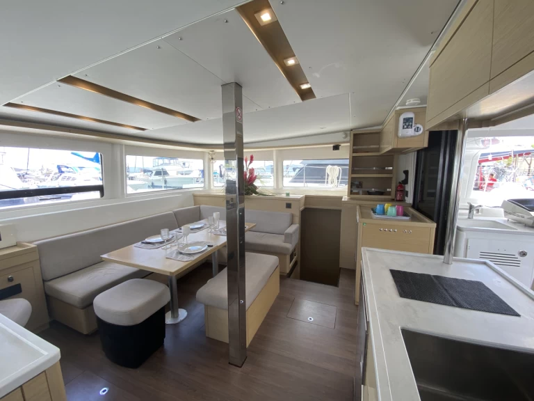 Verhuur Catamaran in Le Marin - Lagoon Lagoon 46