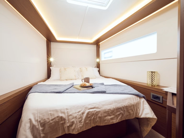 Bootverhuur Lagoon Lagoon 46 in Trogir via SamBoat