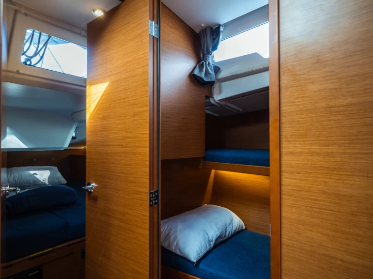 Bootverhuur Olbia goedkoop Sun Odyssey 490