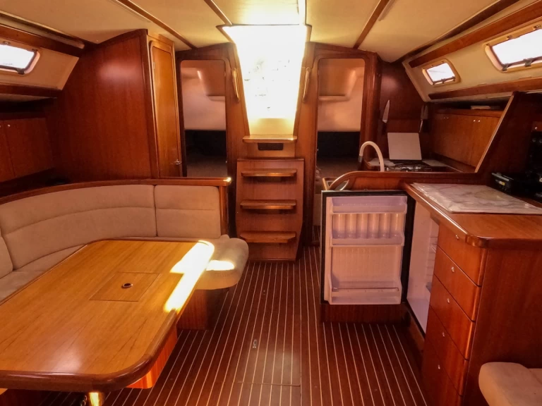 Triplast Y40 te huur van particulier of professional in Izola