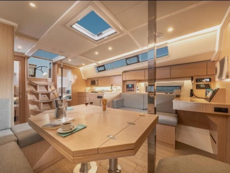 Huur een Bavaria Bavaria C42 in Skiathos
