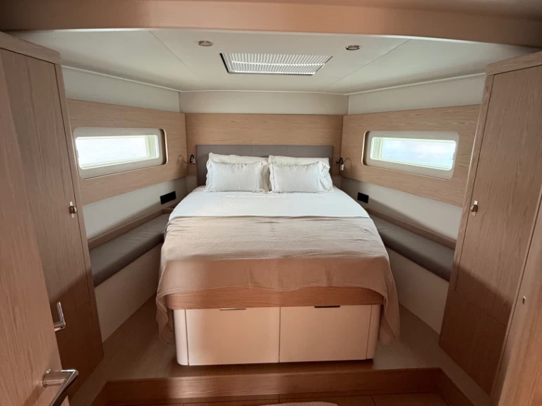 Huur een Bénéteau First 53 in Cugnana Verde