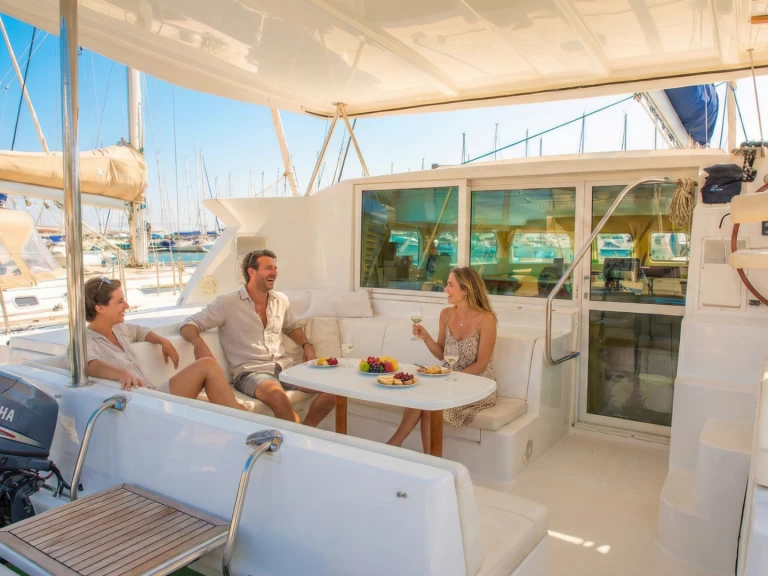 Lagoon Lagoon 42 te huur van particulier of professional in Athene