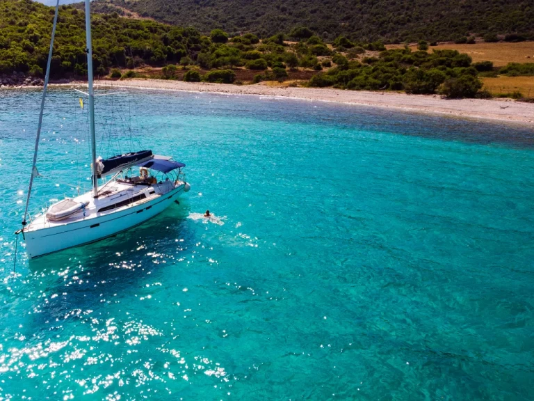 Jachthuur in Nikiána - Bavaria Bavaria 46 Cruiser via SamBoat