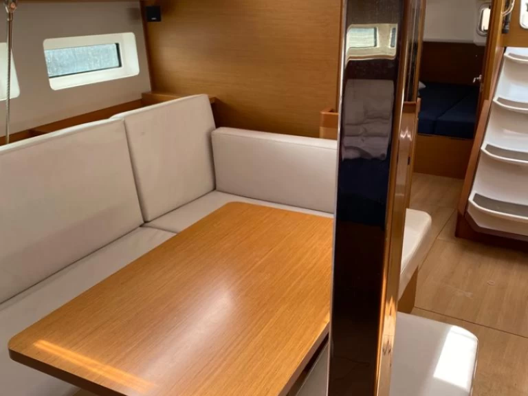 Bootverhuur Palma de Mallorca goedkoop Sun Odyssey 440