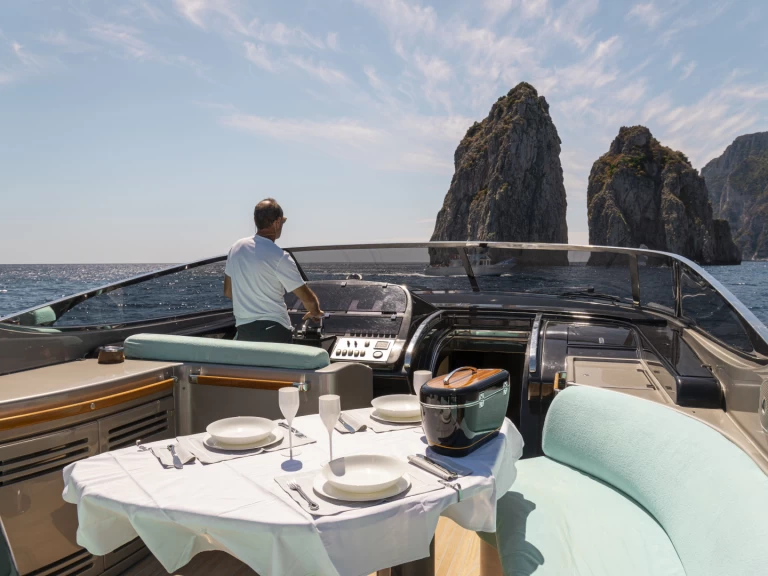 Huur een Riva RIVALE 52 in Italië