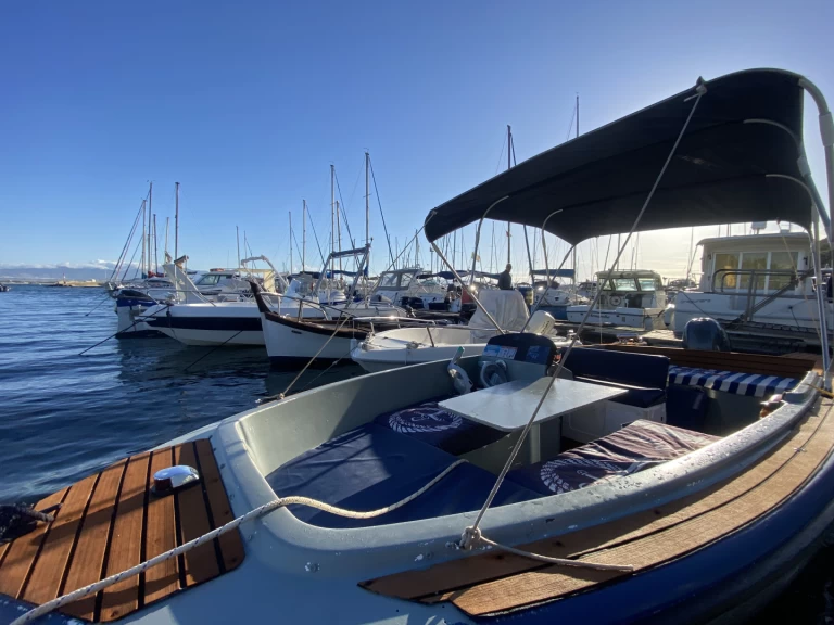 Huur Motorboot met of zonder schipper Sonni vega in Cagliari