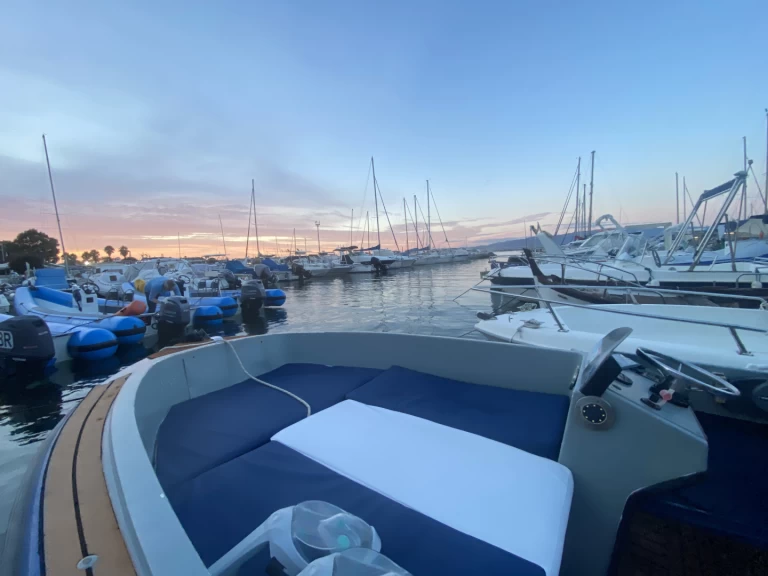 Motorboot te huur in Cagliari voor de beste prijs