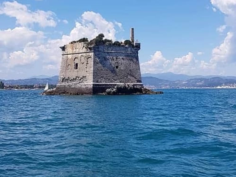 Bootverhuur La Spezia goedkoop Azzura