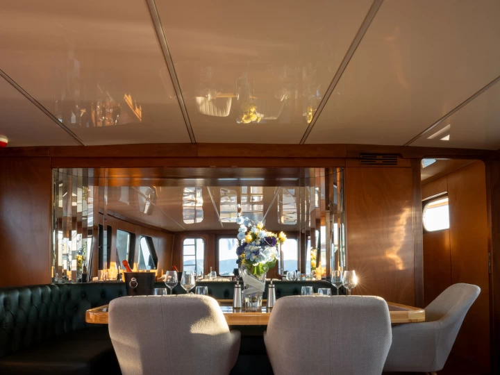 Verhuur Jacht Codecasa met vaarbewijs