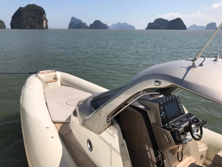 Motorboot te huur in Phuket voor de beste prijs