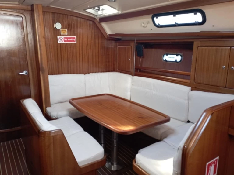 Huur een Bavaria Cruiser 40 in Salamína