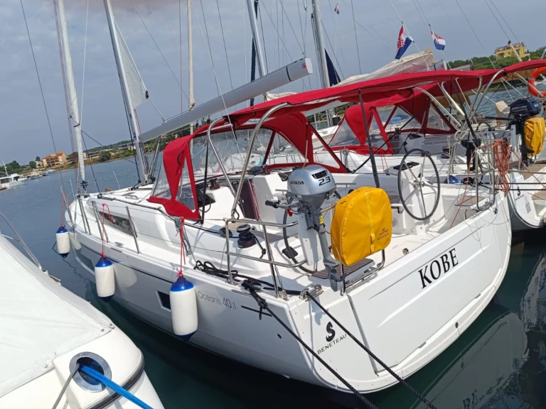 Bootverhuur Pomer goedkoop Oceanis 40.1