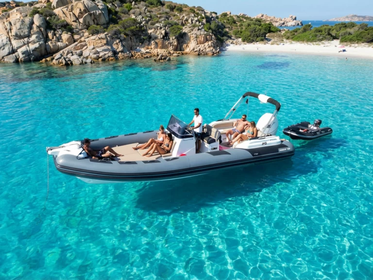 Bootverhuur Porto Cervo goedkoop Clubman 26
