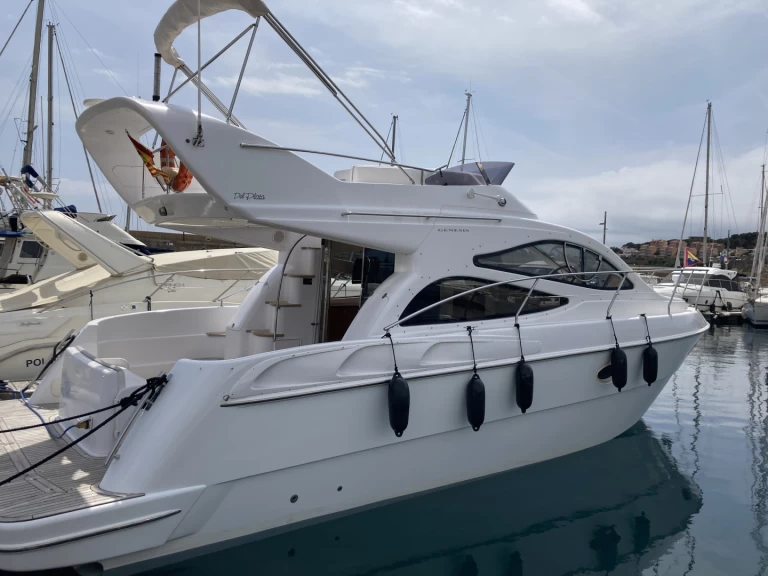 Huur een Genesis Del plata  in Badia de Cadaqués