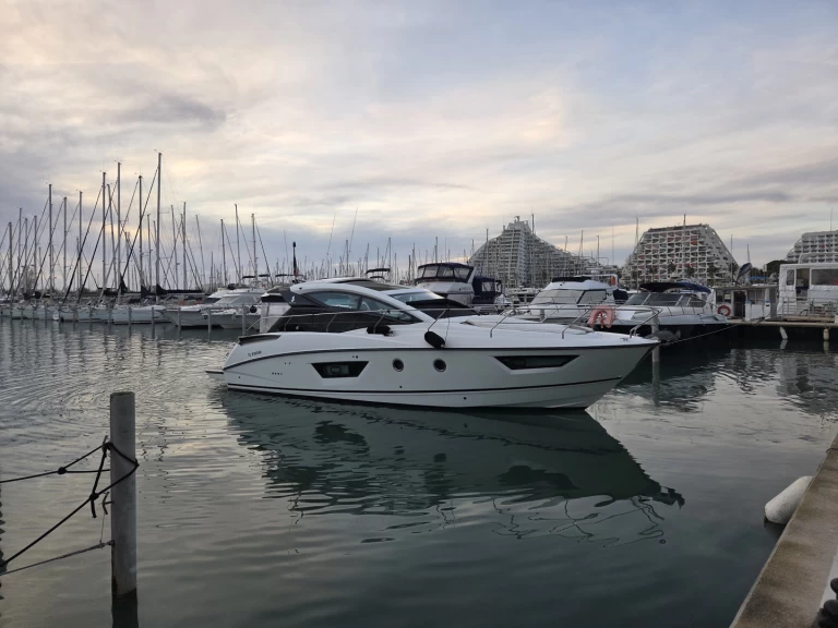 Verhuur Motorboot Bénéteau met vaarbewijs