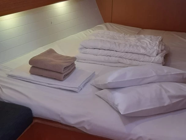 Huur een Bavaria Cruiser 45 in Trogir