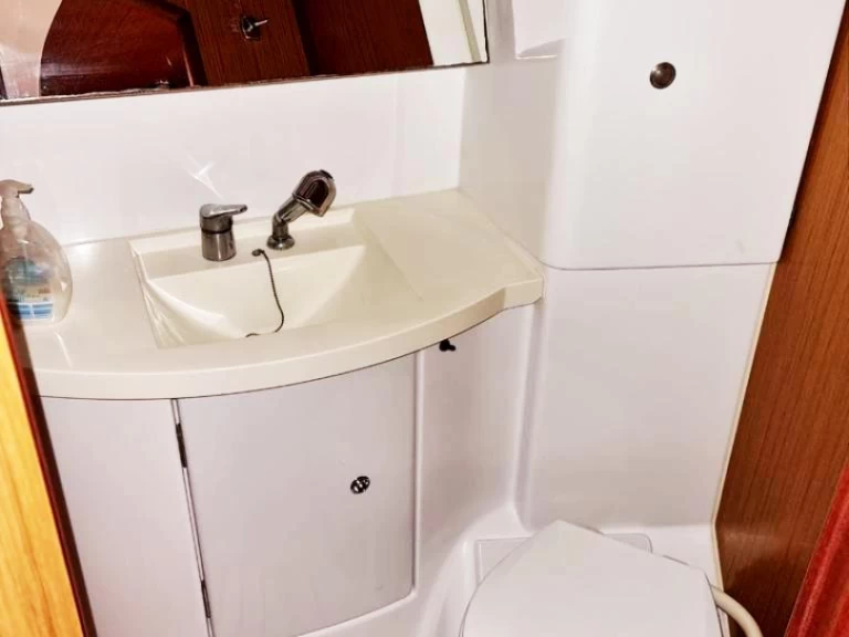 Zeilboot te huur in Ermoúpolis voor de beste prijs