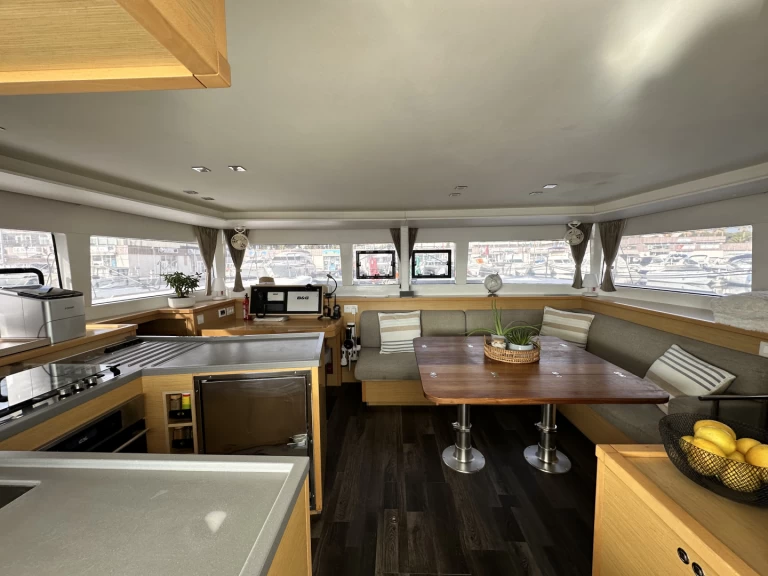 Catamaran te huur in Hyères voor de beste prijs