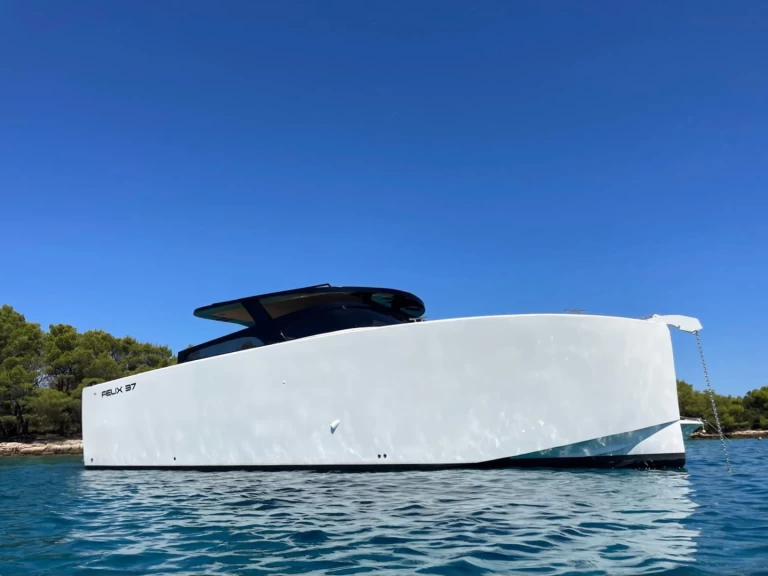 Huur Motorboot met of zonder schipper Felix 37 in Makarska