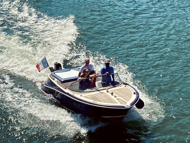 Huur een Quicksilver Classic 20 in Saint-Cloud