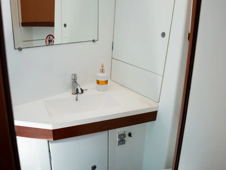 Bootverhuur Bénéteau Oceanis 46 in Álimos via SamBoat