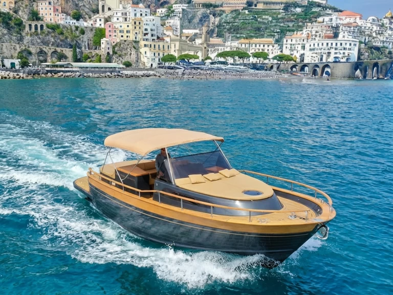 Bootverhuur Nautica Esposito Positano 32 in Amalfi via SamBoat