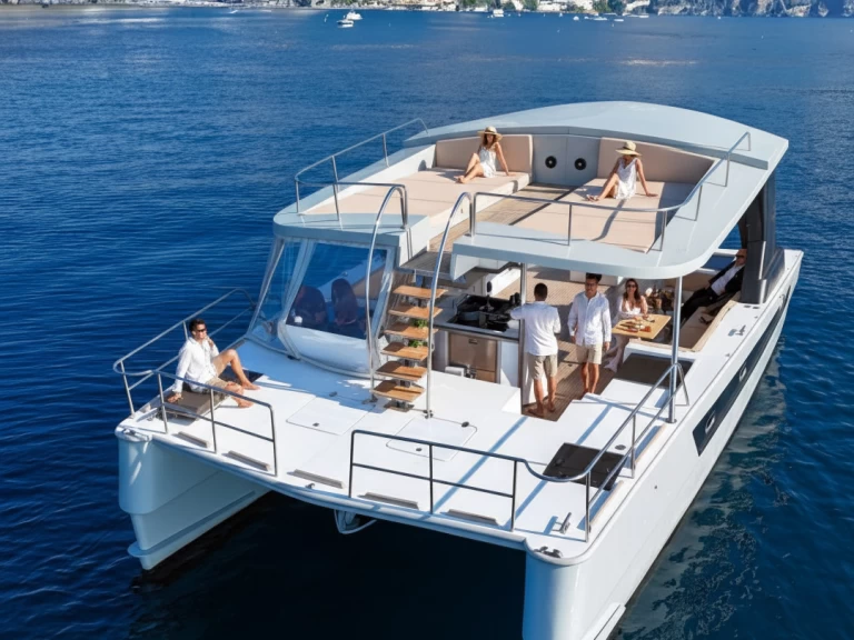 Huur Motorboot met of zonder schipper CAT in Napels