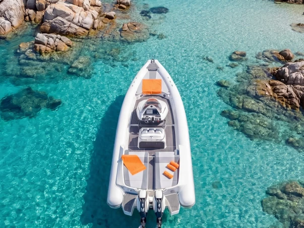 Huur Motorboot met of zonder schipper Panamera in Marina di Portisco