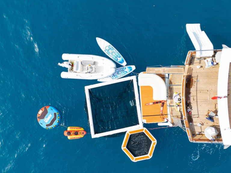 Bootverhuur Canados Canados 90' in Monaco-Ville via SamBoat