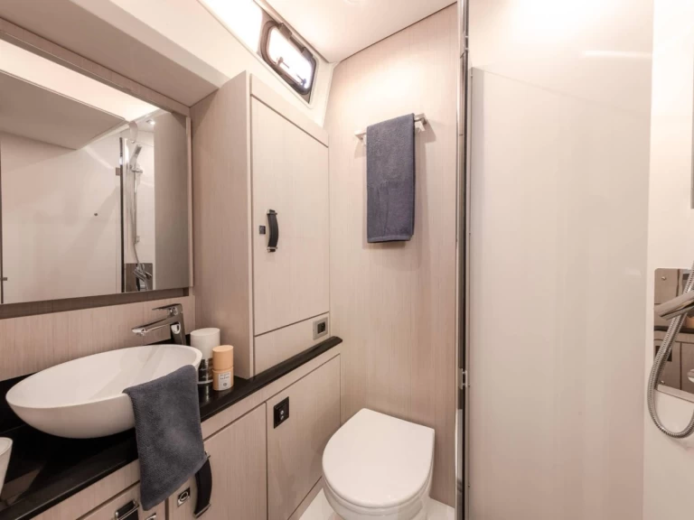 Bootverhuur Brindisi goedkoop Jeanneau 60