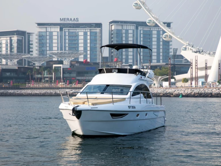Bootverhuur Hatteras 1 in Dubai Marina via SamBoat