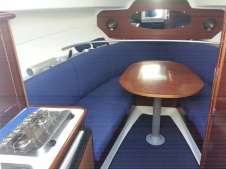 Huur Motorboot met of zonder schipper Bénéteau in Bormes-les-Mimosas