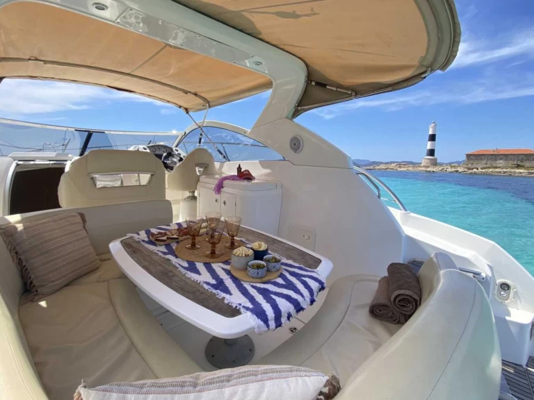 Motorboot te huur in Port Olímpic of Barcelona voor de beste prijs